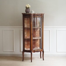 Antike schmale Vitrine