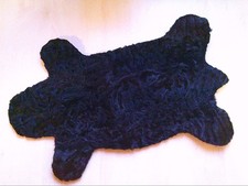 Kleines Lammfell schwarz lockig Schaffell 18x39 Karakulschaf Deko Lamm Persianer