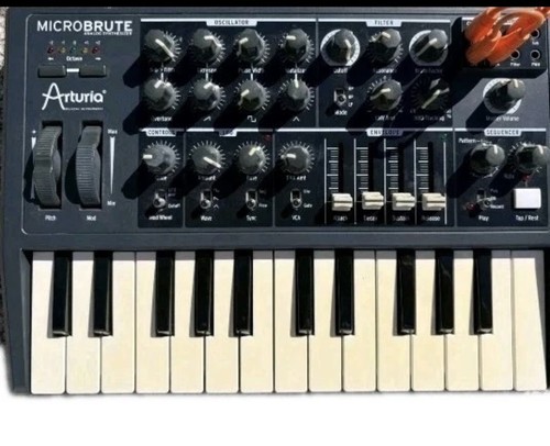 Arturia microbrute analog - arturia,
