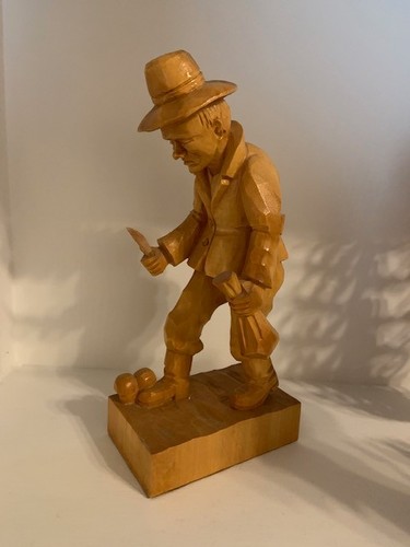 Geschnitzte holzfigur - geschnitzte,