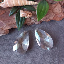 2 Facettierte Tropfen /