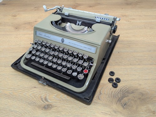 Olivetti studio - studio, 42