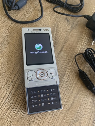 Sony ericsson w715 - sony, luxury