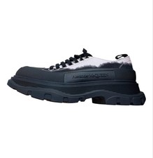 Alexander McQueen-Sneaker mit