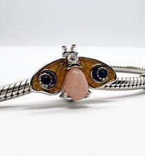 Leuchtender Schmetterling