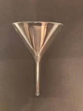 Laborzubehör 3 Chemie, Physik: Filter (Glas und Bakelit) und Filterpapier