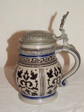 Bierkrug 0,5 L Historismus Reliefdekor Zinndeckel Westerwald 1880/90