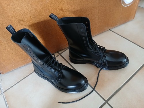 Boots braces loch - 10,