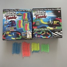 MAGIC TRACKS 220 STÜCK LEUCHTENDE SCHIENEN | GLOW TRACK UND 1 LIGHT-UP RACE CAR