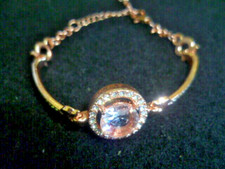 Rose Gold funkelnde CZ Kristall Halo Kanal Set Pave Steigbügel Armreif Armband