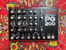 Roland PG-200 Synthesizer