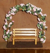 Rosenbogen mit Bank-Puppenstubenminiatur-1:12-21cm breit/22cm hoch-Zustand 2