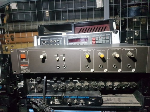 Tascam headphone amp - headphone,