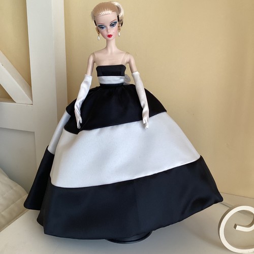 Barbie silkstone black and - black,