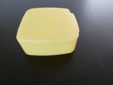 Tupperware 32 - tupperware, e