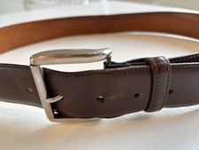 Kreis Ledermanufaktur Herren Gürtel Sattel Leder Farbe Kastanie Braun  124 cm