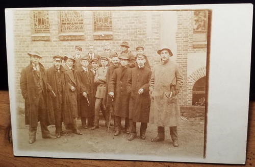 Gruppe jungen mit schüler - gruppe,