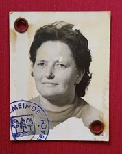 Porträt Mollige Frau Passfoto