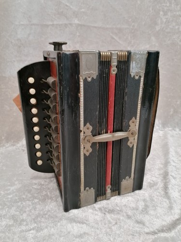 Altes knopf akkordeon - altes, knopf-akkordeon