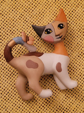 Katze mit Schmetterling  "