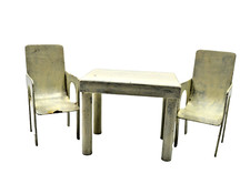 antiker Tisch und 2 Stühle