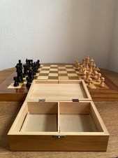 Schachbrett alt Figuren