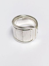 Schön verzierter Besteckschmuck Ring aus Kaffeelöffel in Handarbeit Unikat
