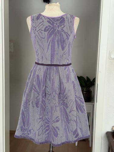 Lilafarbenes kleid von - lilafarbenes,