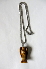 Schöner Tigerauge Engel Anhänger  mit Edelstahlkette .