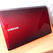 XL SET Samsung R730 Brilliant ROT 17 Zoll HDPLUS l 8GB RAM NEU l SSD Windows 10