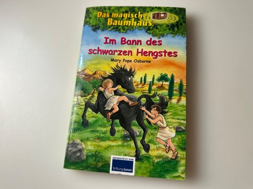 Buch das magische - buch, baumhaus