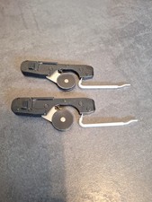 Pfaff Passap Duomatic 80 Strickmaschine Zubehör Teile Zwei Schwarze Abstreifer