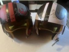 Zwei Helme Star Wars Poe