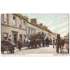 LARNE Main Street, Reisebus ab