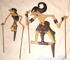 Zwei  indonesische Stabpuppen