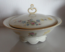 Deckeldose  Porzellan
