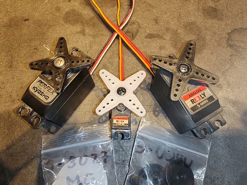 Servos analog reely - 3, s0090