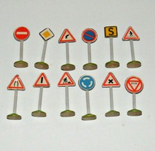DDR Spielzeug HO 00 Modellbahn HOLZ Verkehrszeichen 12 Stück ca 40 mm wohl Grimm