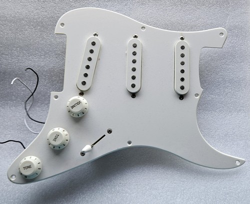 Squier pickguard loaded - ,