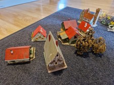 6x Gebäude (inkl. Burg +