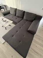 Graues Sofa mit