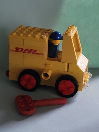 Dhl postauto mit lego - ,