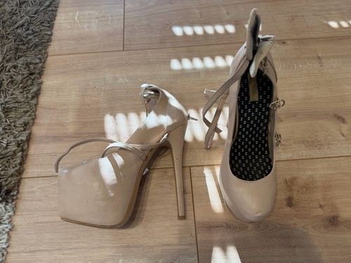 High heels 39 pumps - 39, table