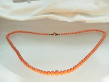 Lange Korallen Perlkette