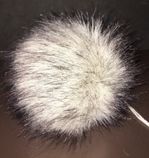 Fellbommel, ? Wolf, dick, 17cm, Pelzbommel, längere Spitzen, weiß/schwarz, neu