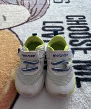 Neuwertige Sportschuhe von