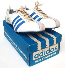 adidas COMET 121A Spikes