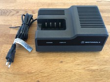Original Motorola Ladestation Modell ELN1040B (für NT-Akku HT800 Handfunkgeräte)