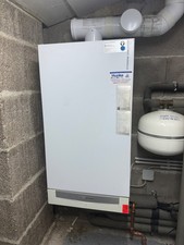 Gas-Brennwertheizgerät Viessmann Vitodens 200-W Typ WB2B mit Zubehör