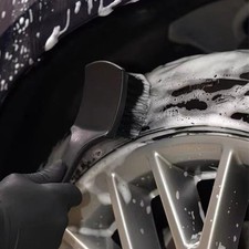 Felgenbürste Reinigung bis tief ins Felgenbett rutschfeste Griffe Reifenbürste